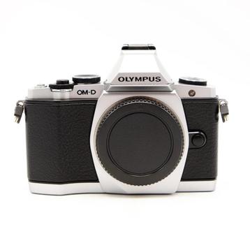 Olympus E-M5 Camera Body Zilver (Occasion) - 3840 Opnamen beschikbaar voor biedingen