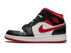 Air Jordan 1 Mid Gym Red Black - Maat 40 EU, Kleding | Heren, Schoenen, Ophalen of Verzenden, Nieuw, Jordan