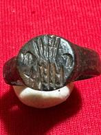Middeleeuwen, kruisvaardersperiode Brons Vinger ring - 20 mm