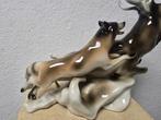 Royal Dux Porzellan-Manufaktur - Beeldje - Wolf und Hirsch -