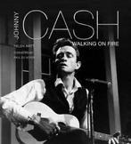 Pop, Rock & Entertainment: Johnny Cash: walking on fire by, Boeken, Gelezen, Helen Akitt, Verzenden