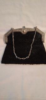 Gelamineerd zilveren Tasbeugel met kraaltjes tas, ca 1920 in