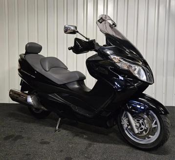 Suzuki Burgman 400 | 2008 | 16.345 km | Glossy Zwart beschikbaar voor biedingen