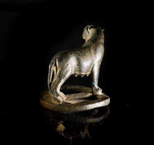 Romeins bronzen panter. 7 cm lang. - 5.5 cm, Verzamelen, Mineralen en Fossielen