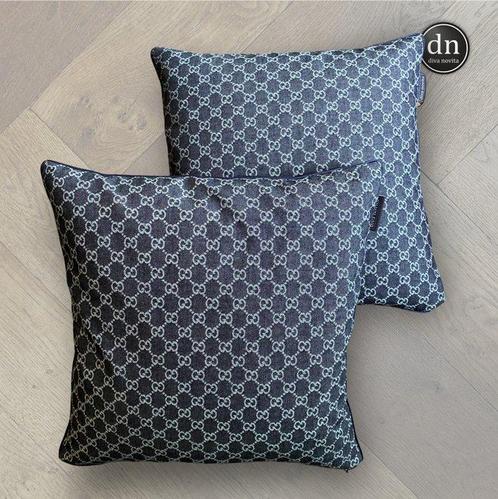 Gucci - New set of 2 pillows made of Gucci denim - Kussen, Antiek en Kunst, Antiek | Kleden en Textiel