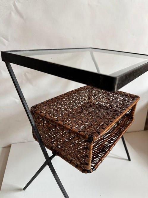 Bijzettafel - Bijzettafel, plank met tijdschrift - Gebleekt, Antiek en Kunst, Kunst | Designobjecten
