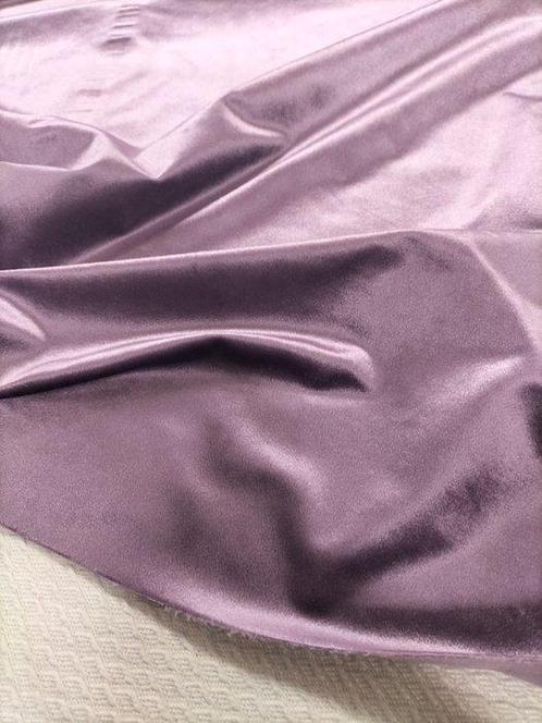 Pregiato velluto in seta by Enzo degli Angiuoni - Meubelstof, Antiek en Kunst, Antiek | Kleden en Textiel