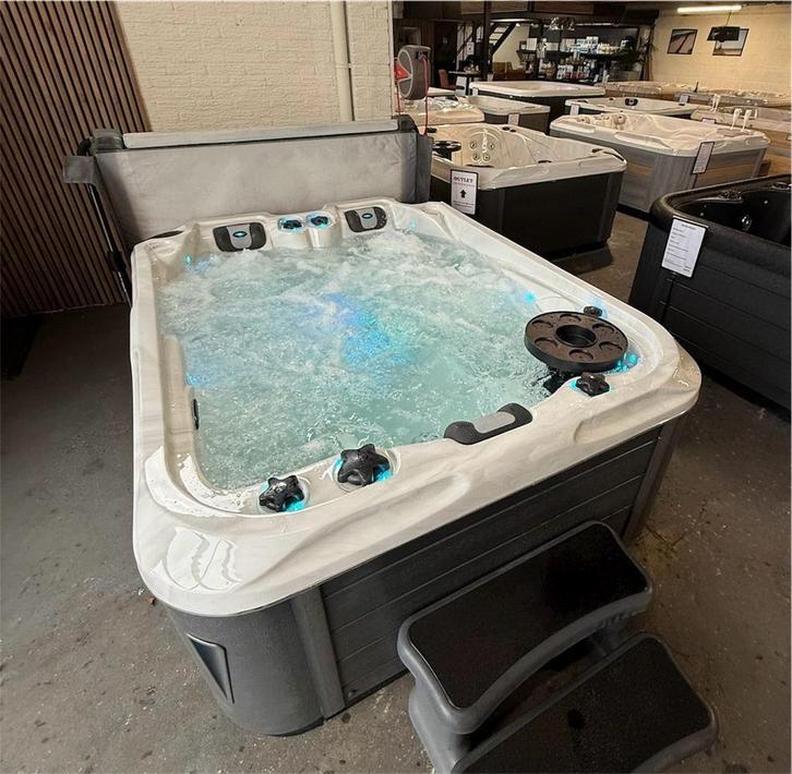 Jacuzzi Passion spa luxe 3-persoons Soulmate, Tuin en Terras, Bubbelbaden en Hottubs, Zo goed als nieuw