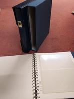 accessoires - 2 Lindner-T-Ringbinder met 60 blanco bladen, Gestempeld