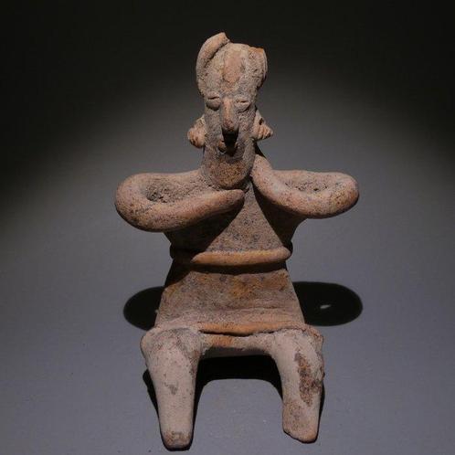 Colima, Westkust Mexico Terracotta Zittend figuur. 11,5 cm, Verzamelen, Mineralen en Fossielen