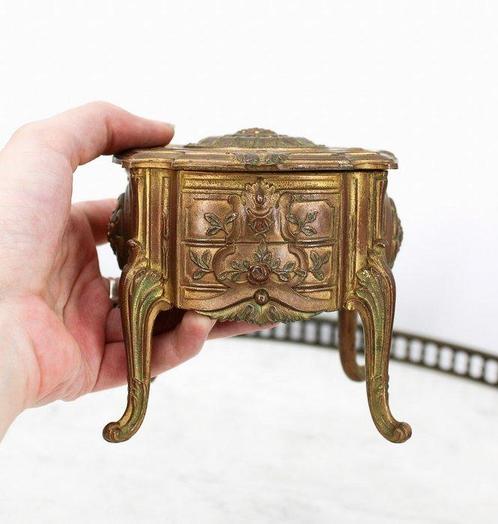 Grand coffret français style Louis XV polychrome -, Antiek en Kunst, Antiek | Overige Antiek