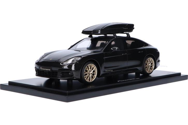 Porsche Panamera 10 Years Edition inclusief dakkoffer, Hobby en Vrije tijd, Modelauto's | 1:18, Verzenden