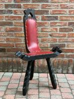 Kruk - Hout - Brutalist driepoot krukje