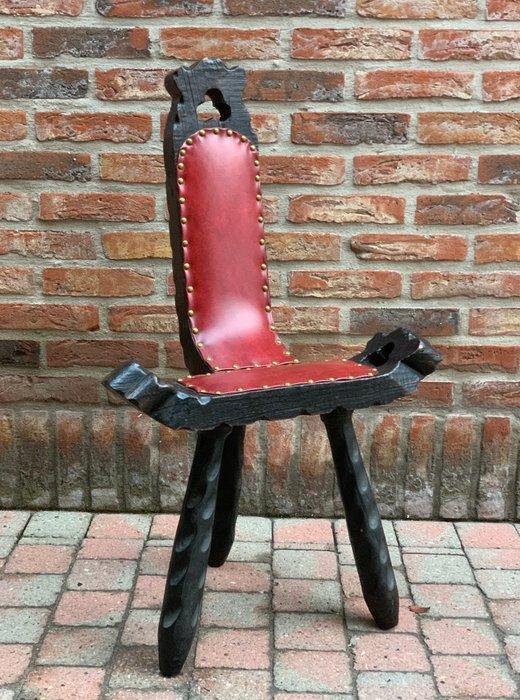 Kruk - Hout - Brutalist driepoot krukje, Antiek en Kunst, Kunst | Designobjecten