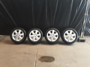 Opel velgen 16 inch met winterbanden beschikbaar voor biedingen