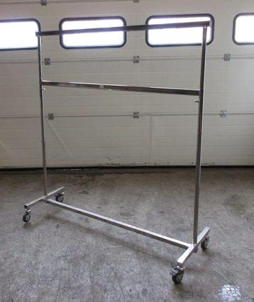 Kledingrek, Display, B144 tot 220 x D50 x H157cm beschikbaar voor biedingen