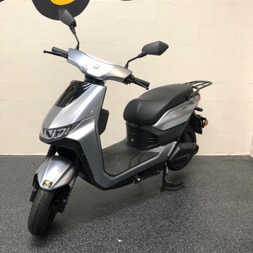 Yadea T9L EXTRA ACCU aanbieding! beschikbaar voor biedingen