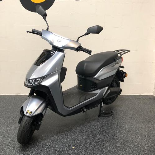Yadea T9L elektrische scooter EXTRA ACCU aanbieding!, Fietsen en Brommers, Scooters | Overige merken, Maximaal 45 km/u, Elektrisch