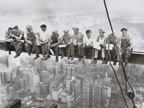 Kunstdruk Charles Ebbets - Eating above Manhattan 80x60cm, Huis en Inrichting, Woonaccessoires | Schilderijen, Tekeningen en Foto's