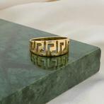 Vintage gouden ring met meander patroon (gouden dames ring), Gebruikt, Overige kleuren, 19 tot 20, Ophalen of Verzenden