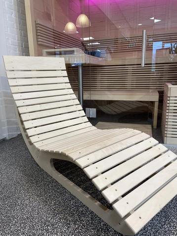 Ergonomisch Sauna/Relax Ligbed van Espenhout beschikbaar voor biedingen