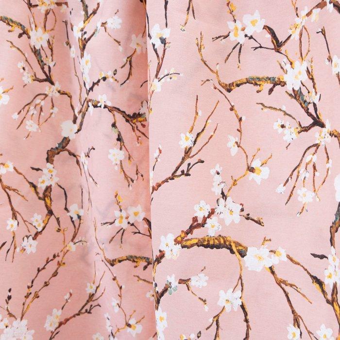 Elegante decoratieve stof – kersenbloesems op een delicaat, Antiek en Kunst, Antiek | Kleden en Textiel