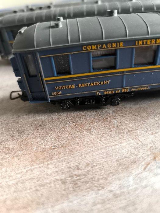 Hornby-Acho H0 - 739 - Modeltrein personenwagen (3) - Drie, Hobby en Vrije tijd, Modeltreinen | H0