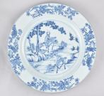 Onderbord - Een grote Chinese blauw-witte hert schaal. - Een, Antiek en Kunst