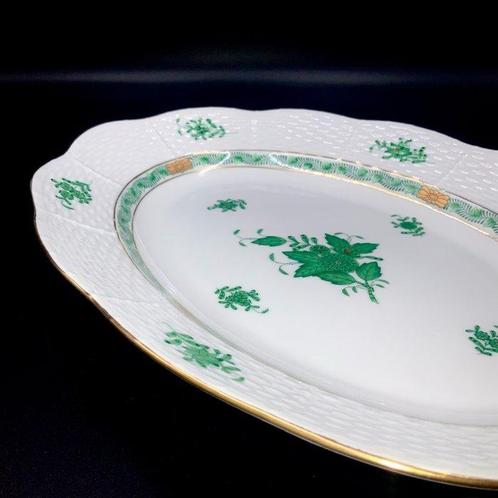 Herend - Large Serving Platter (31,3 cm) - Chinese Bouquet, Antiek en Kunst, Antiek | Meubels | Tafels