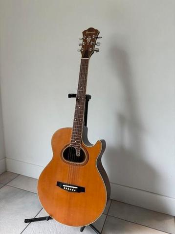 Ibanez R-400 gebruikte gitaar