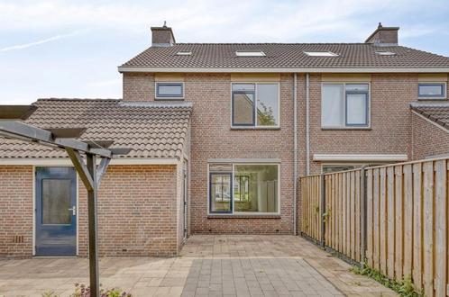 Te huur: Appartement Karpaten in Helmond, Huizen en Kamers, Huizen te huur, Noord-Brabant, Appartement