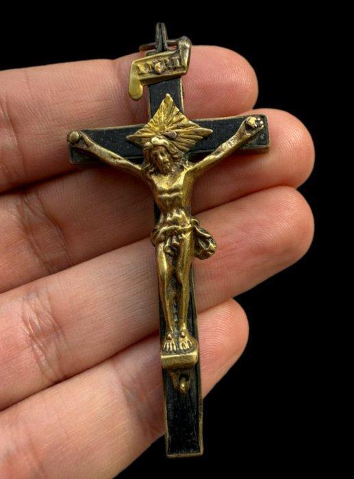 † De Schaduw en het Licht: Zeldzaam Victoriaans borstkruis, Antiek en Kunst, Curiosa en Brocante