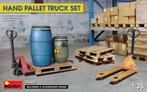 Miniart - Hand Pallet Truck Set 1:35 (5/20) * - MIN35606, Nieuw, Overige merken, Analoog, Gelijkstroom of Wisselstroom