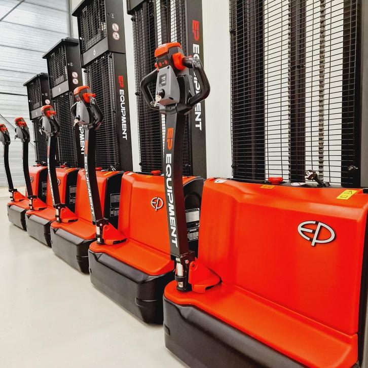 Stapelaar vanaf 2.7m tot 4.1m  met 1500kg hefvermogen, Zakelijke goederen, Machines en Bouw | Heftrucks en Intern transport, 1000 tot 2000 kg