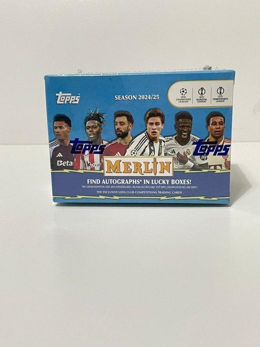 2024/25 Topps Merlin Parallel card, Insert card, Sealed box, Verzamelen, Stickers