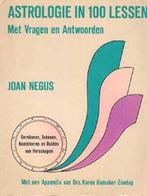 Astrologie in 100 lessen - Astrologie in 100 lessen, Boeken, Ophalen of Verzenden, Nieuw