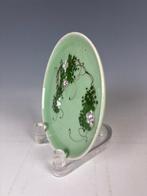 Blauwgroene granaten met pastel bloemmotief schotel