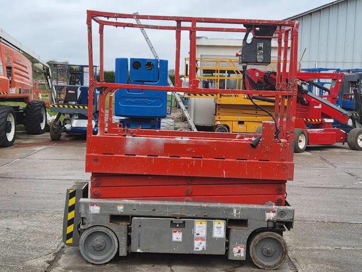 Haulotte Optimum  8 schaarlift schaarhoogwerker 8m, Zakelijke goederen, Machines en Bouw | Liften, Steigers en Ladders, Ophalen