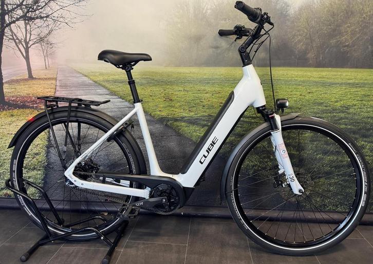 Cube Supreme elektrische damesfiets met riem-aandrijving, Fietsen en Brommers, Elektrische fietsen, 50 km per accu of meer, Zo goed als nieuw