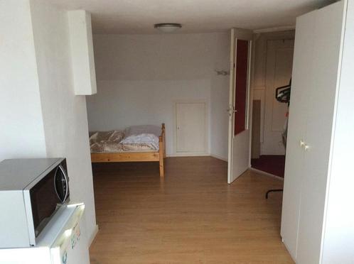 Studio te huur in Rotterdam - 25 m² - 2 kamer(s) - 2 kamers, Huizen en Kamers, Kamers te huur, Rotterdam