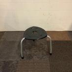 Tweedehands ahrend 262 kruk, drie poots, zith. 40 cm,  zwart, Huis en Inrichting, Barkrukken, Ophalen of Verzenden, Gebruikt