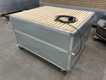Schuurtafel 1 x 1 meter met ingebouwde ventilator + filters beschikbaar voor biedingen