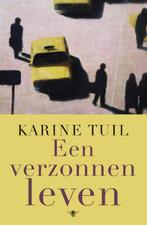 Een verzonnen leven 9789023486732 Karine Tuil, Boeken, Verzenden, Gelezen, Karine Tuil