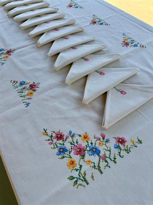 Tafelkleed - 260 cm - 180 cm - Linnen tafellaken kruissteek, Antiek en Kunst, Antiek | Kleden en Textiel