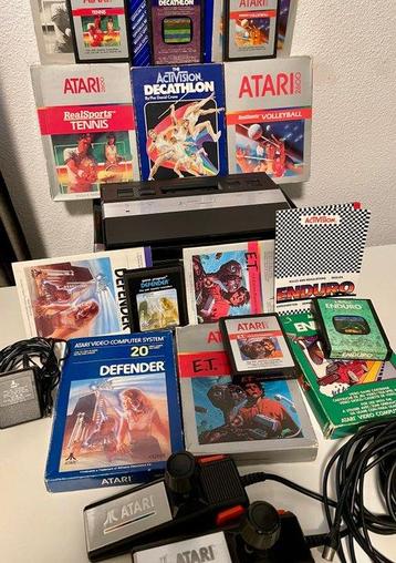 Atari - 2600 •including 2 Joysticks & 6 Boxed games - beschikbaar voor biedingen