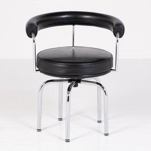 Cassina - Charlotte Perriand, Le Corbusier, Pierre Jeanneret, Antiek en Kunst, Antiek | Meubels | Stoelen en Banken