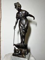Dal modello di Giovanni De Martino - sculptuur, una giovane
