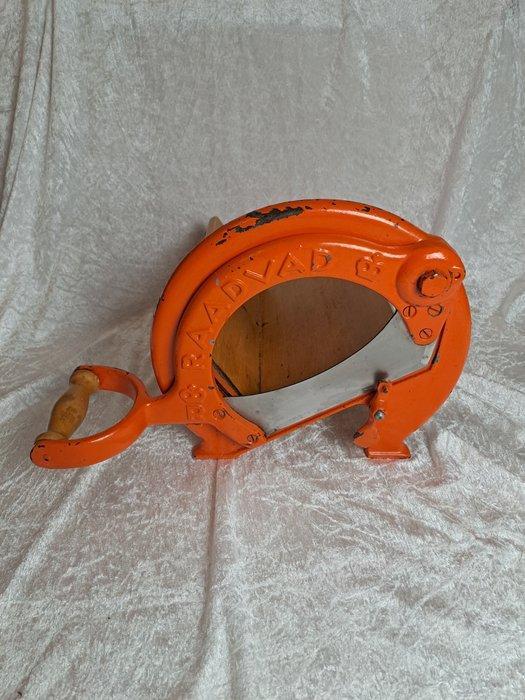 Raadvad - Ole Larsen - Broodsnijmachine - 294 - IJzer -, Antiek en Kunst, Antiek | Keukenbenodigdheden