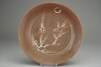 Dish - Porselein - *Rare Brown Glazed, White Slip decorated, Antiek en Kunst