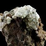 Opal (var. Hyalite) & Fluorapatiet - Vale, Karlovy Vary,